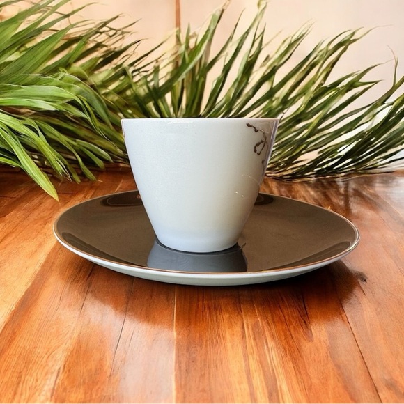 Vintage Noritake Japan Modernist Cup & Glossy Black Saucer Set – Red & Gold - Picture 4 of 11